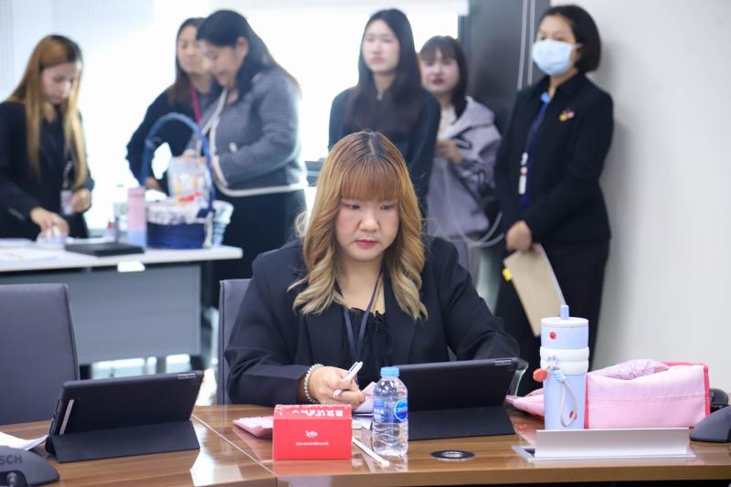 นางสาวสุนีย์ ศรีส�