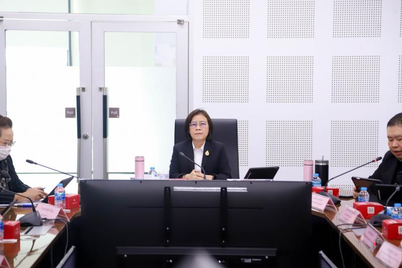นางสาวสุนีย์ ศรีส�
