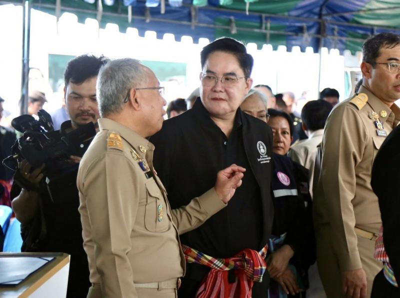 รมว.พม. ลงพื้นที่จ�