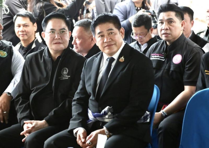 รมว.พม. ลงพื้นที่จ�