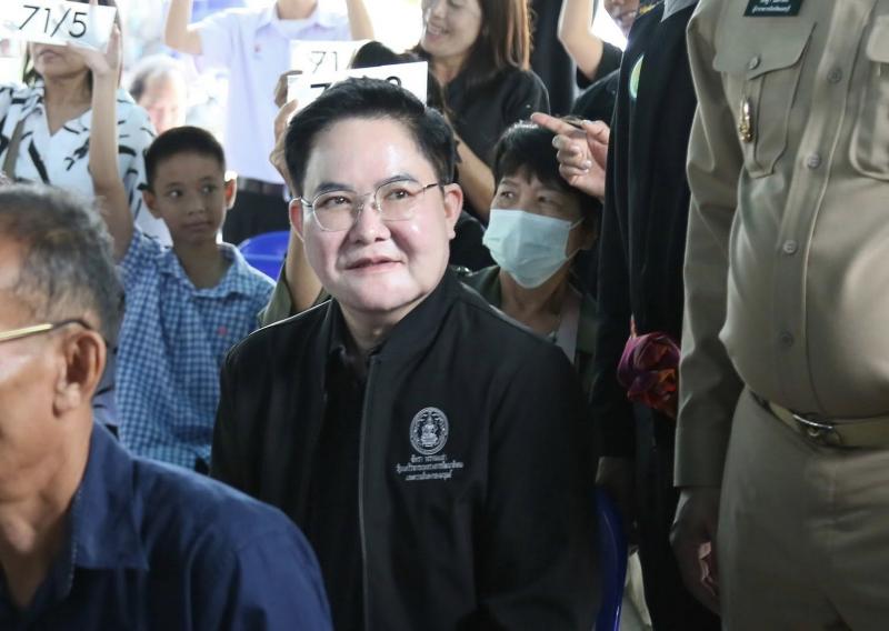 รมว.พม. ลงพื้นที่จ�