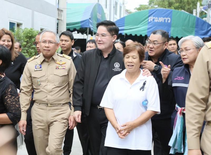 รมว.พม. ลงพื้นที่จ�