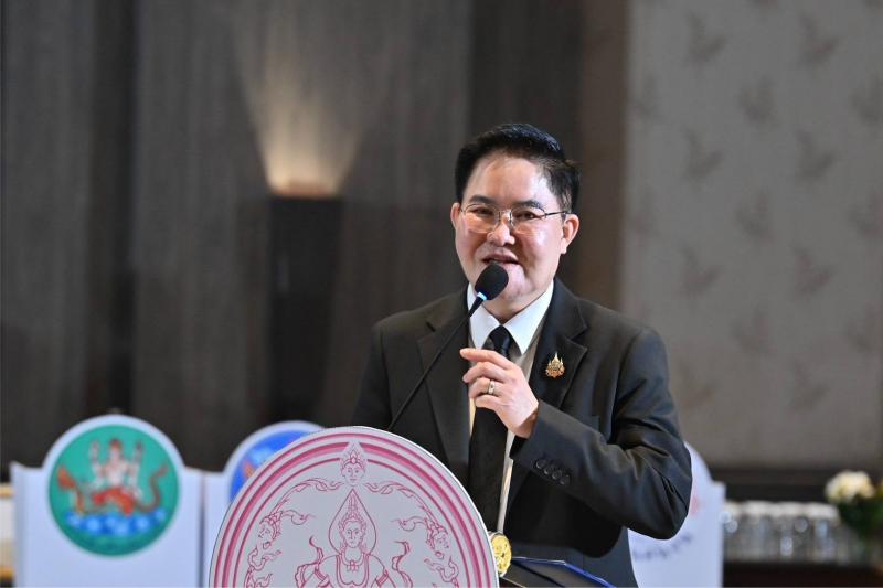 "อัครา" รมว.พม. ห�