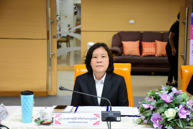 นางสาวสุนีย์ ศรีส�