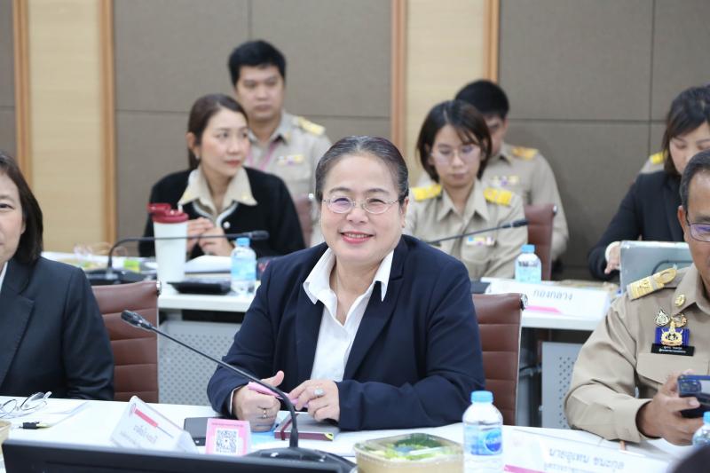 ปลัด พม. เป็นประธา�