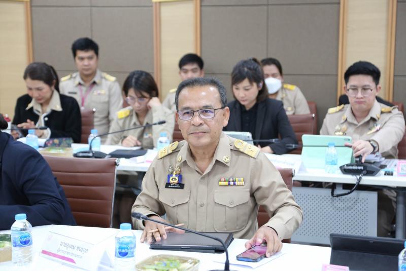 ปลัด พม. เป็นประธา�