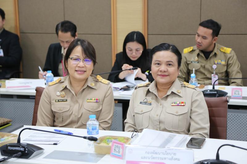 ปลัด พม. เป็นประธา�