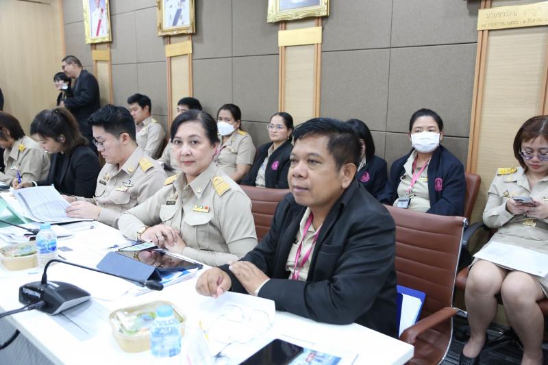 ปลัด พม. เป็นประธา�