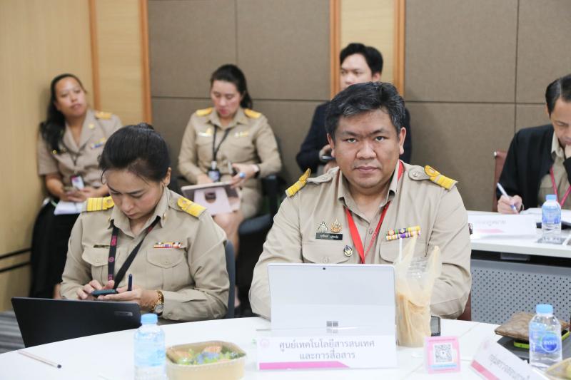 ปลัด พม. เป็นประธา�