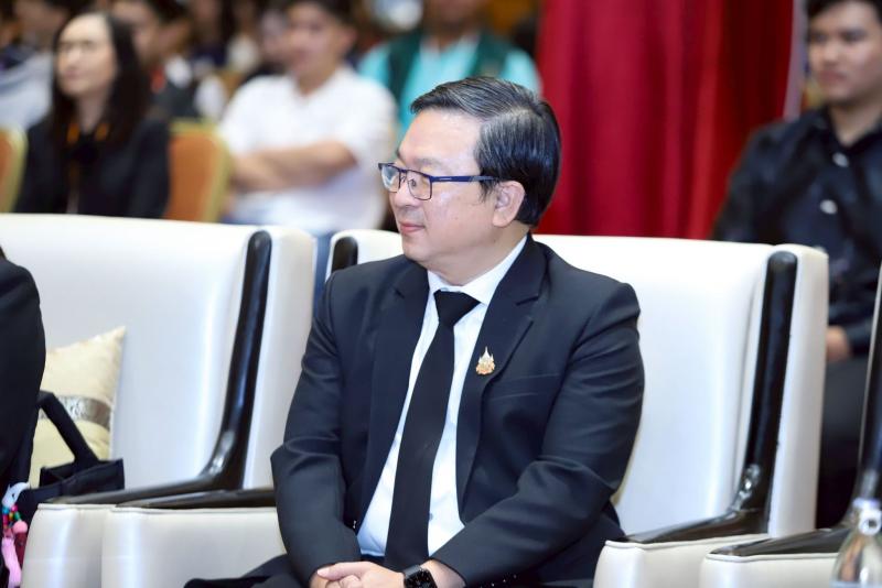 นางเตือนใจ คงสมบั�