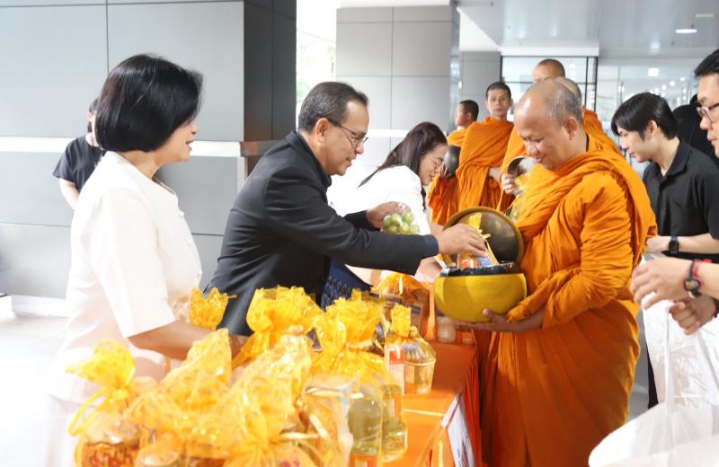 นางเตือนใจ คงสมบั�