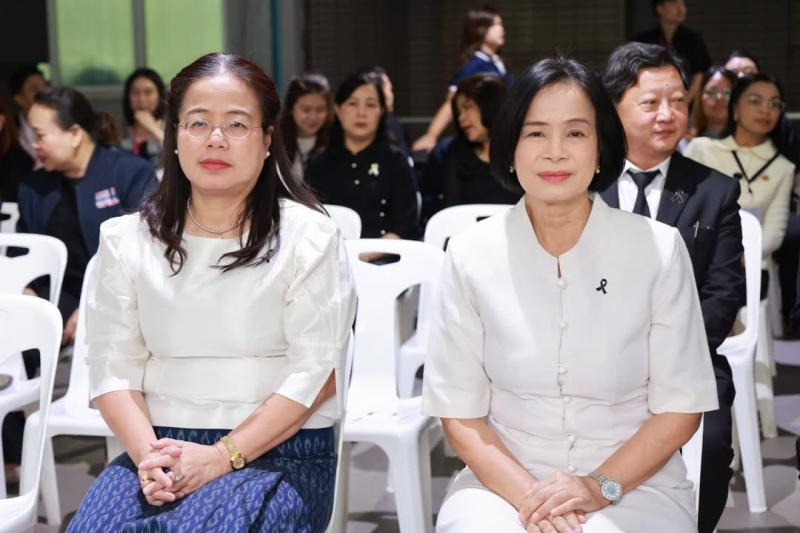 นางเตือนใจ คงสมบั�