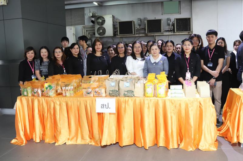 นางเตือนใจ คงสมบั�