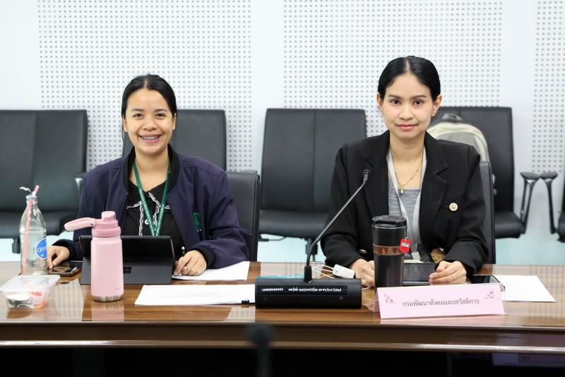 นางเตือนใจ คงสมบั�