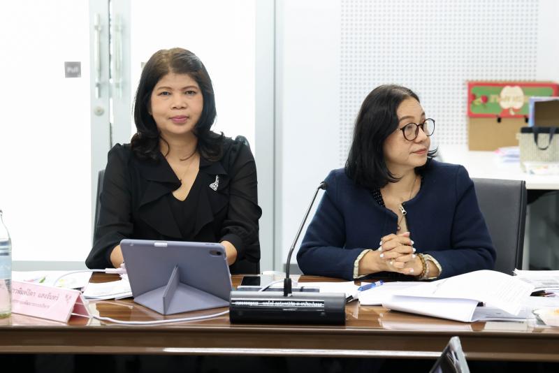 นางเตือนใจ คงสมบั�