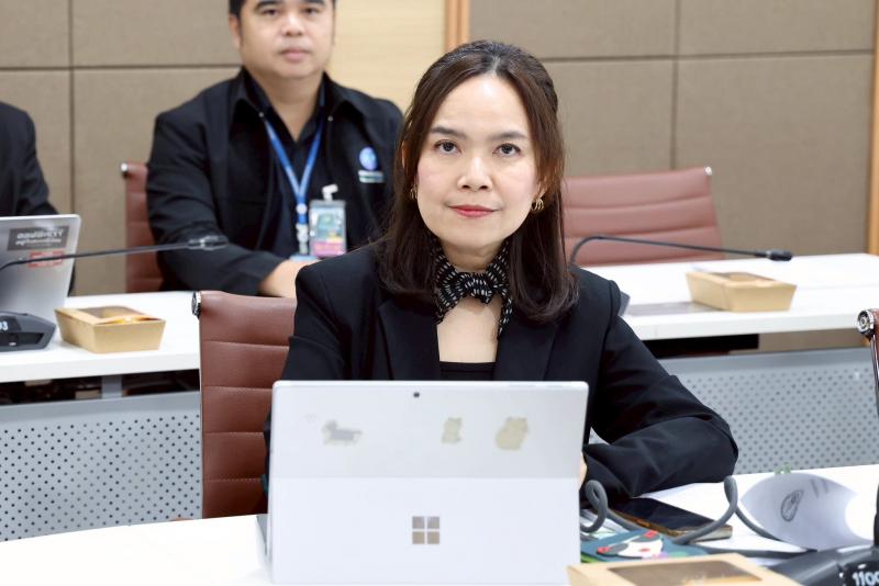 นางศิริลักษณ์ มีม�
