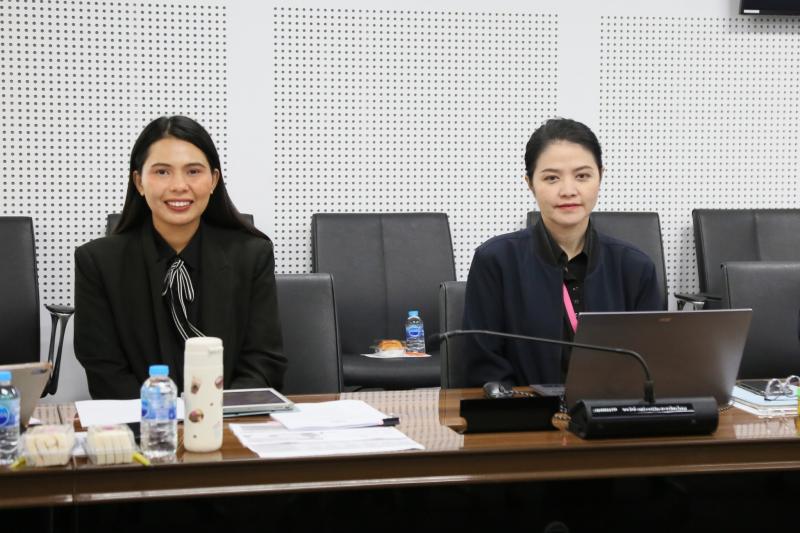 นางเตือนใจ คงสมบั�