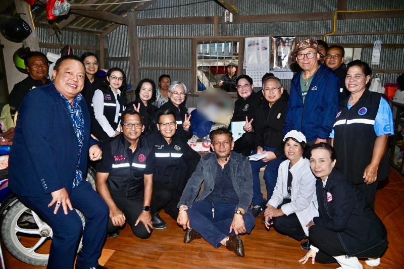 รมว.พม. ลงพื้นที่จ�