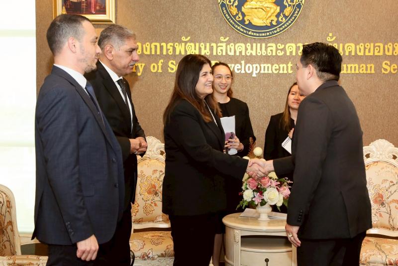 นายกองตรี ดร.ธนกฤต