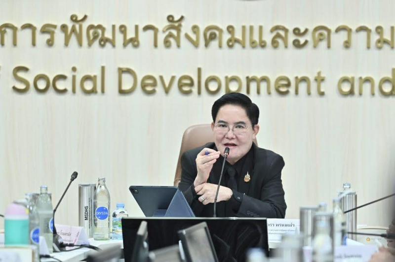 รมว.พม. เป็นประธาน�