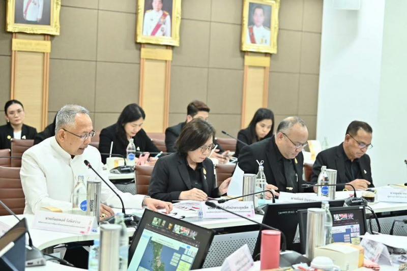 รมว.พม. เป็นประธาน�