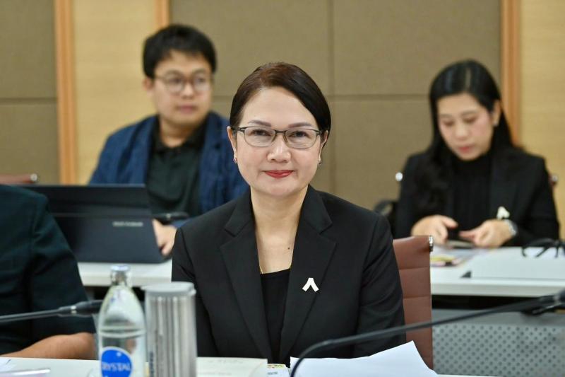 รมว.พม. เป็นประธาน�