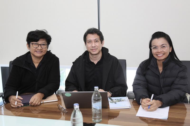 นางเตือนใจ คงสมบั�