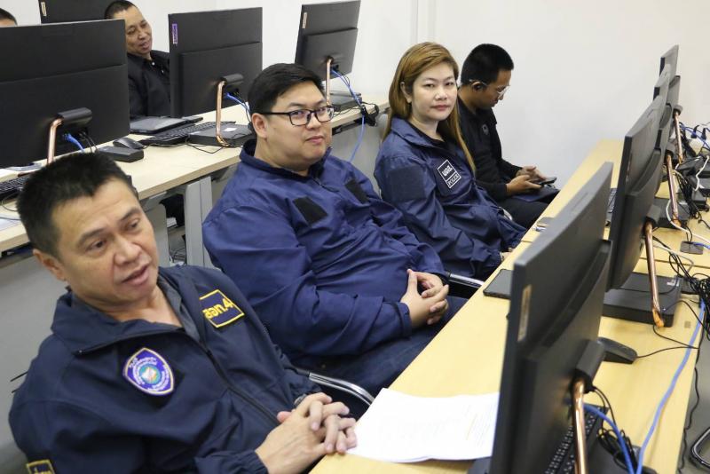 นางสาวสุนีย์ ศรีส�