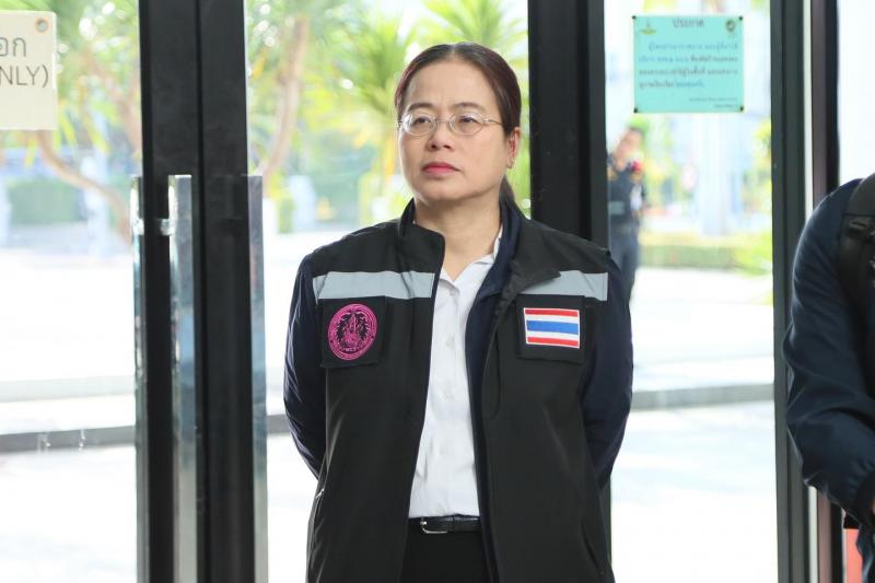 นางเตือนใจ คงสมบั�
