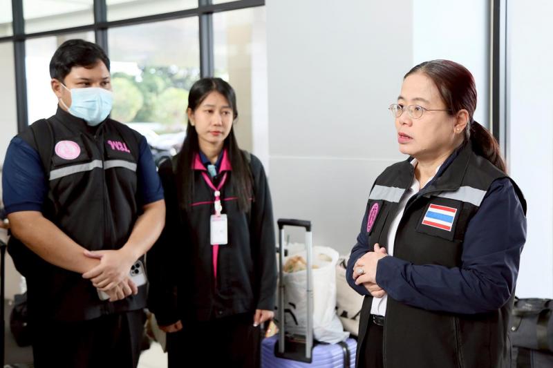 นางเตือนใจ คงสมบั�