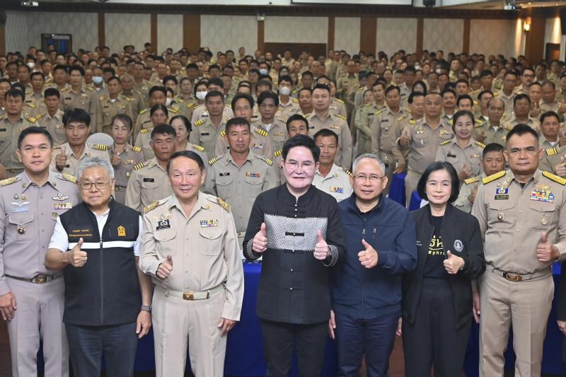 รมว.พม. เป็นประธาน�