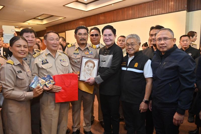 รมว.พม. เป็นประธาน�