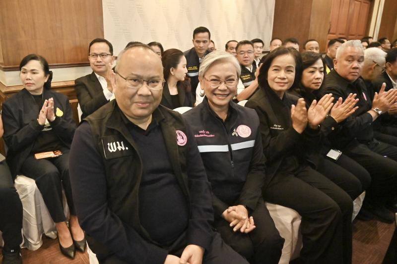 รมว.พม. เป็นประธาน�