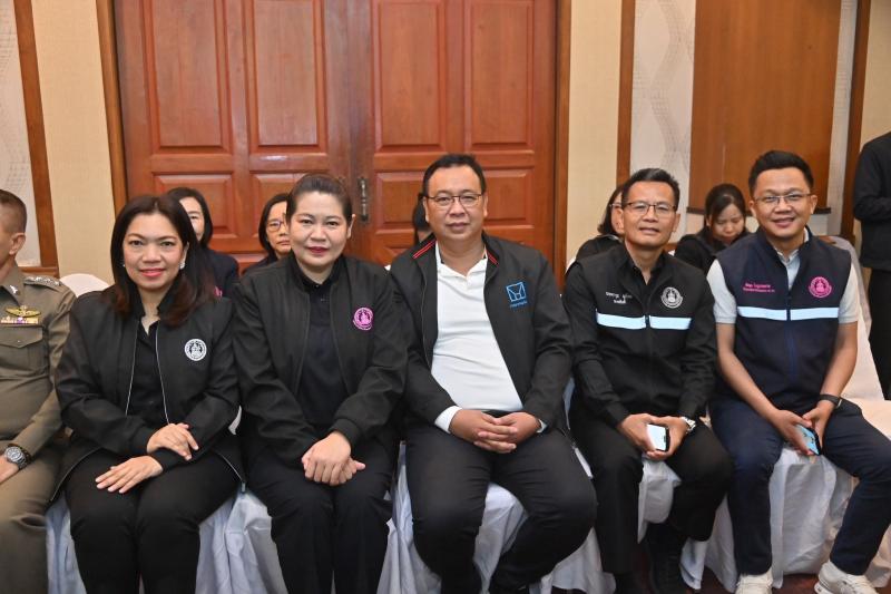 รมว.พม. เป็นประธาน�
