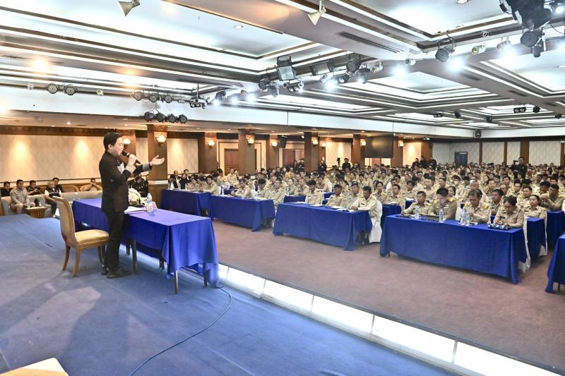 รมว.พม. เป็นประธาน�