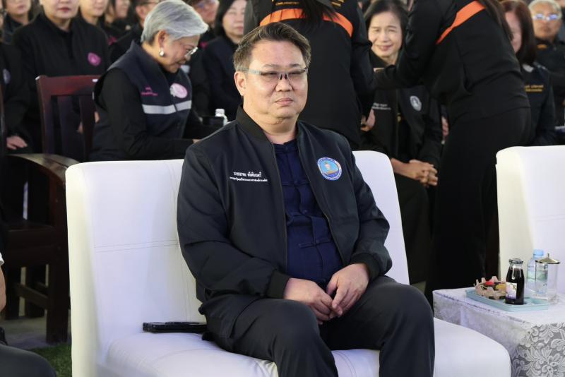 รมว.พม. ลงพื้นที่จ�