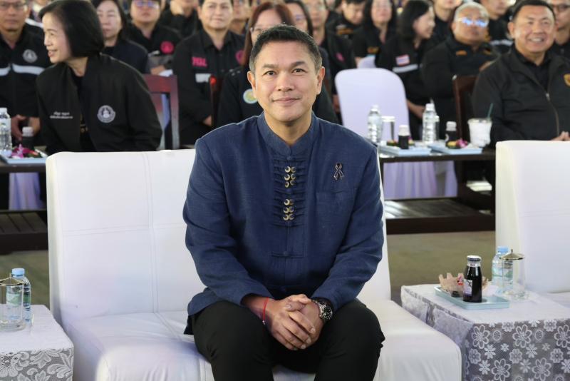รมว.พม. ลงพื้นที่จ�