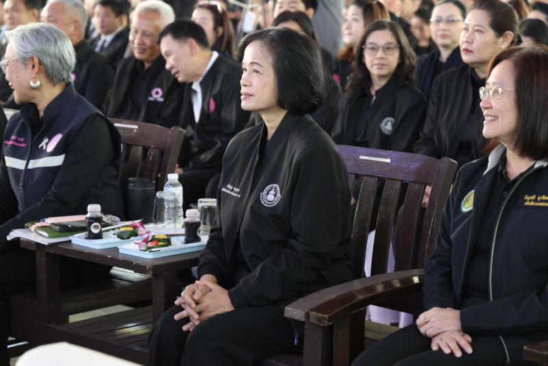 รมว.พม. ลงพื้นที่จ�