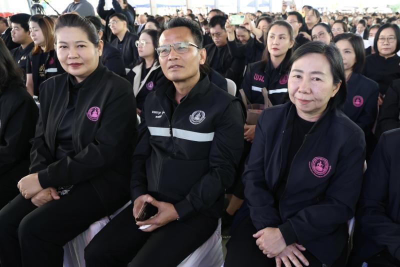รมว.พม. ลงพื้นที่จ�