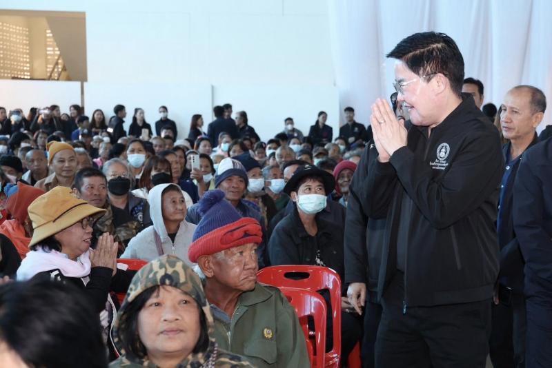 รมว.พม. ลงพื้นที่จ�