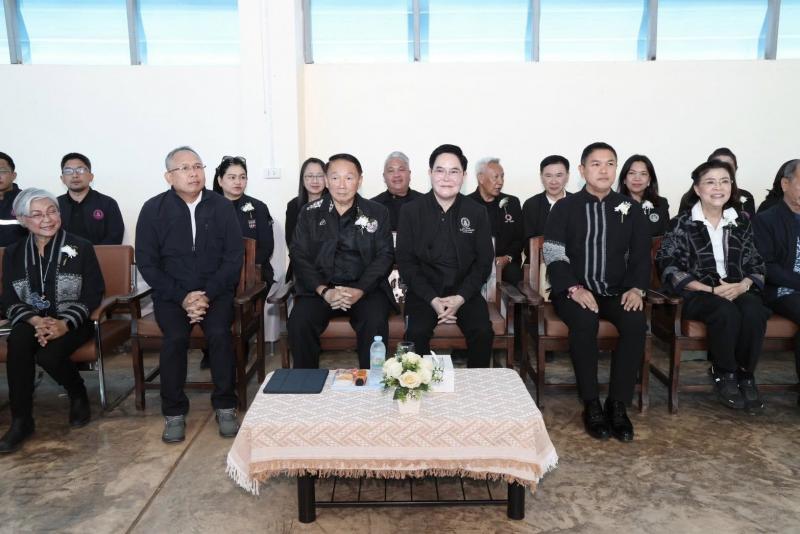 รมว.พม. ลงพื้นที่จ�