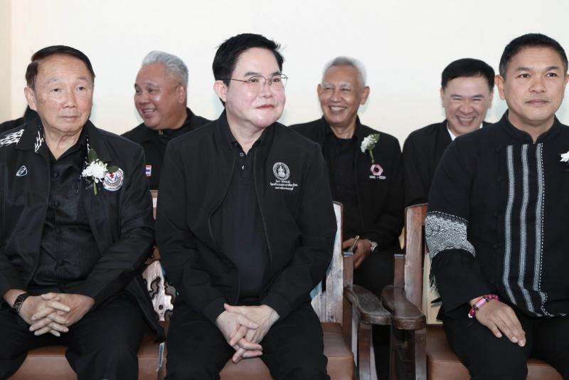 รมว.พม. ลงพื้นที่จ�