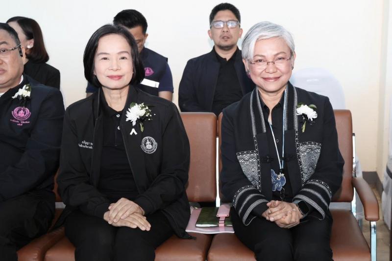 รมว.พม. ลงพื้นที่จ�