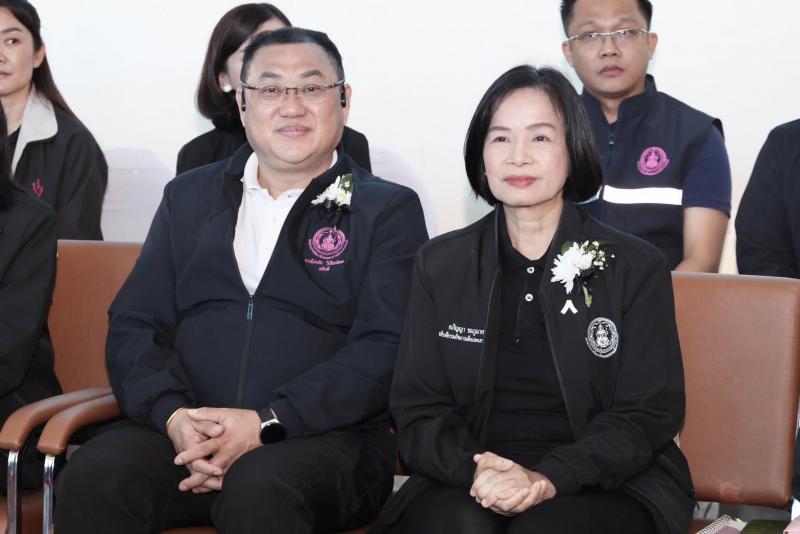 รมว.พม. ลงพื้นที่จ�