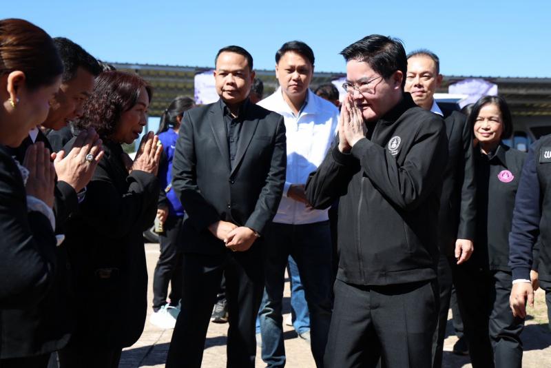 รมว.พม. ลงพื้นที่จ�