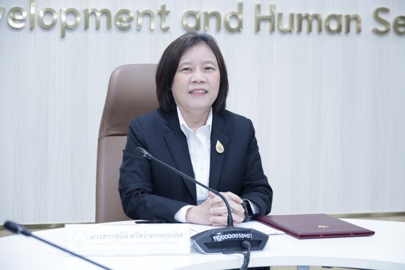นางสาวสุนีย์ ศรีส�