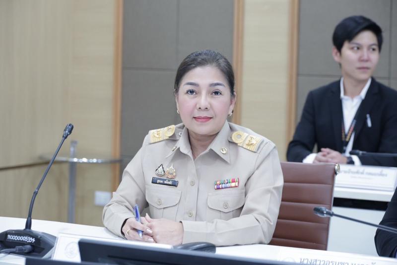 นางสาวสุนีย์ ศรีส�