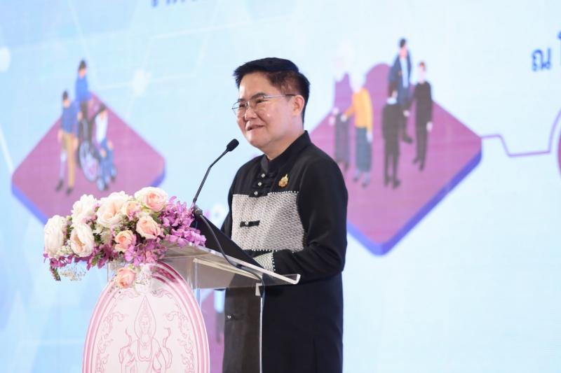 รมว.พม. เป็นประธาน�