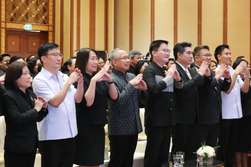 รมว.พม. เป็นประธาน�