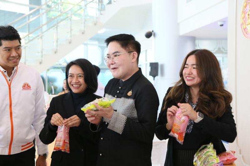 รมว.พม. เป็นประธาน�